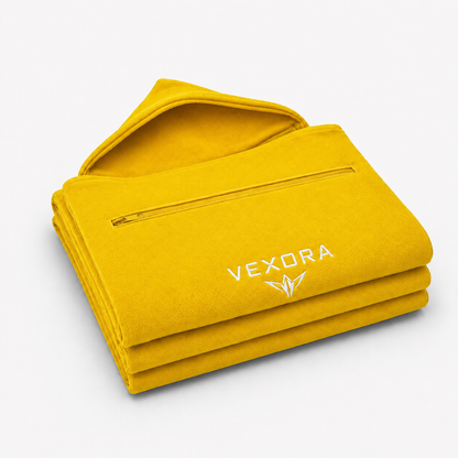 Vexora — Toalla deportiva con capucha, color amarillo, plegada con bolsillo con cremallera